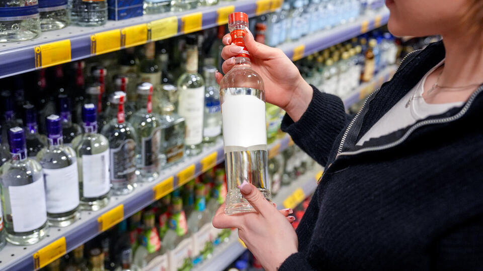     Нарколог опроверг миф о существовании безопасной для организма дозы спиртного ИЗВЕСТИЯ/Эдуард Корниенко