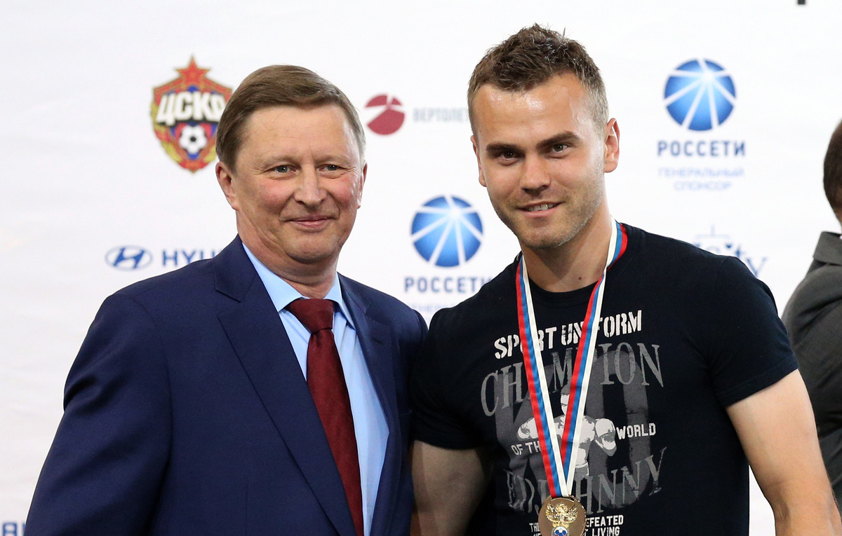   Сергей Иванов и Игорь Акинфеев  Артем Коротаев/ТАСС