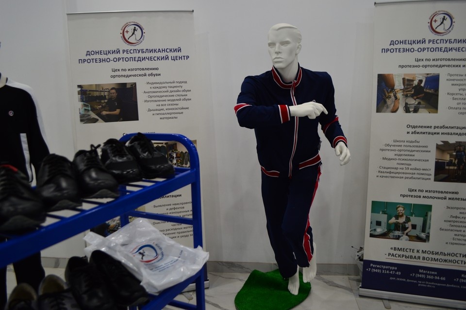    Во время конгресса шла выставка передовых разработок в сфере дорожного строительства и управления соответствующей инфраструктурой Роман ПОБЕРЕЖНЮК
