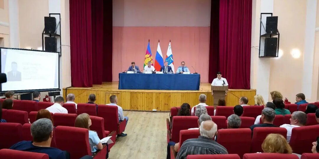 В Сочи на встрече с жителями Сергей-Поля рассмотрели вопросы благоустройства территорий
