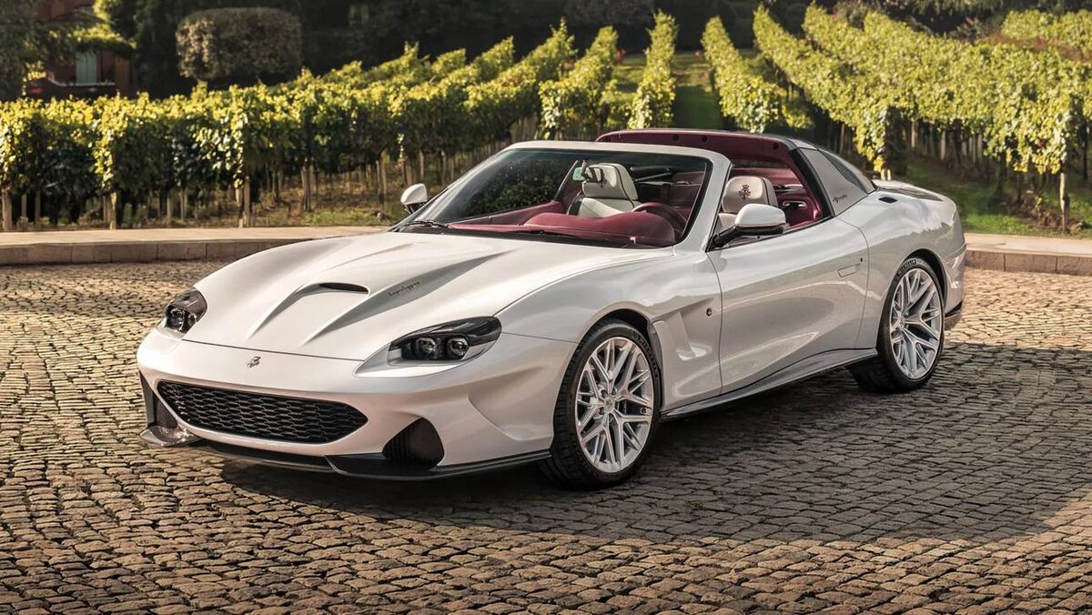   Touring Superleggera