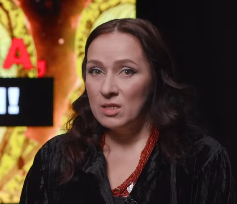 Ангелина Изосимова называет себя колдовкой, акцентируя внимания на своих народных корнях и приверженности народной традиции