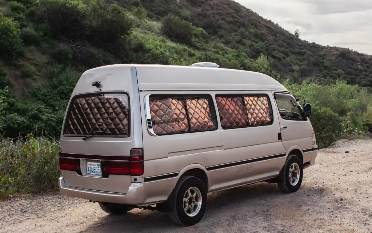 Душ за 18 тысяч: Toyota Hiаce с сюрпризом в багажникеЯпонский минивэн Toyota Hiаce 1994 года превратили в автодом с ванной комнатой
📷
📷
📷
📷
📷
📷
📷

