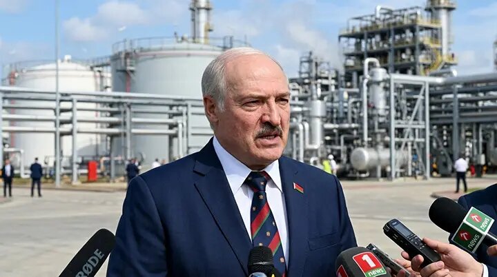 "Минск начал оправдываться": Зеленский будет взрывать русские НПЗ в Белоруссии?