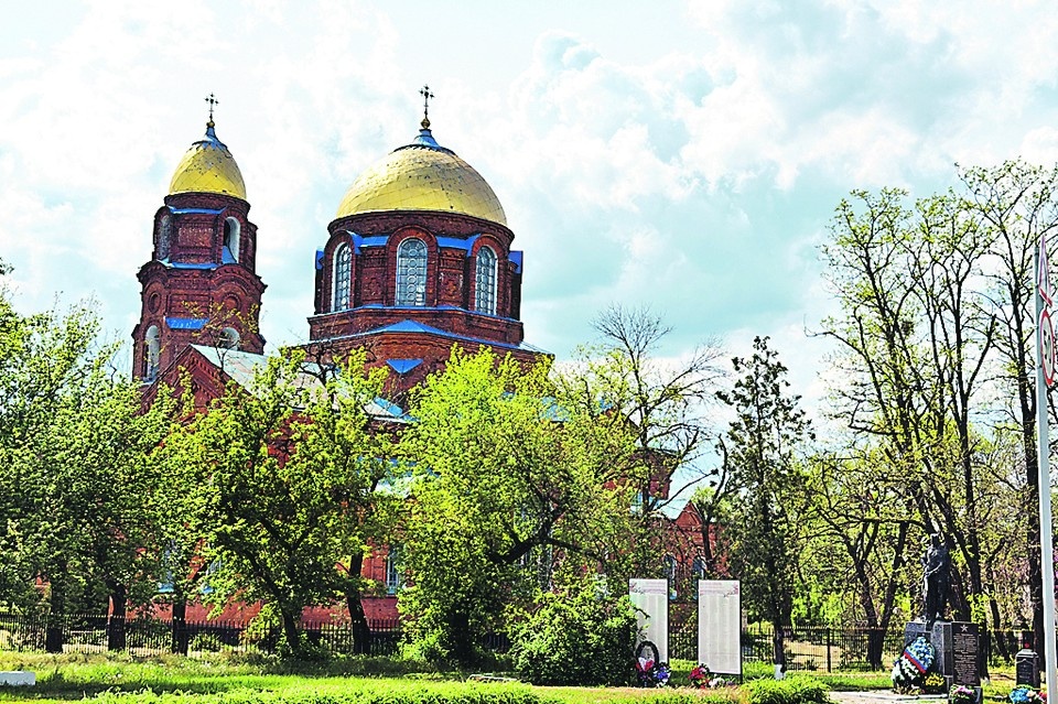    Свято-Покровский храм в Трехизбенке. Валерия РАЗИНА