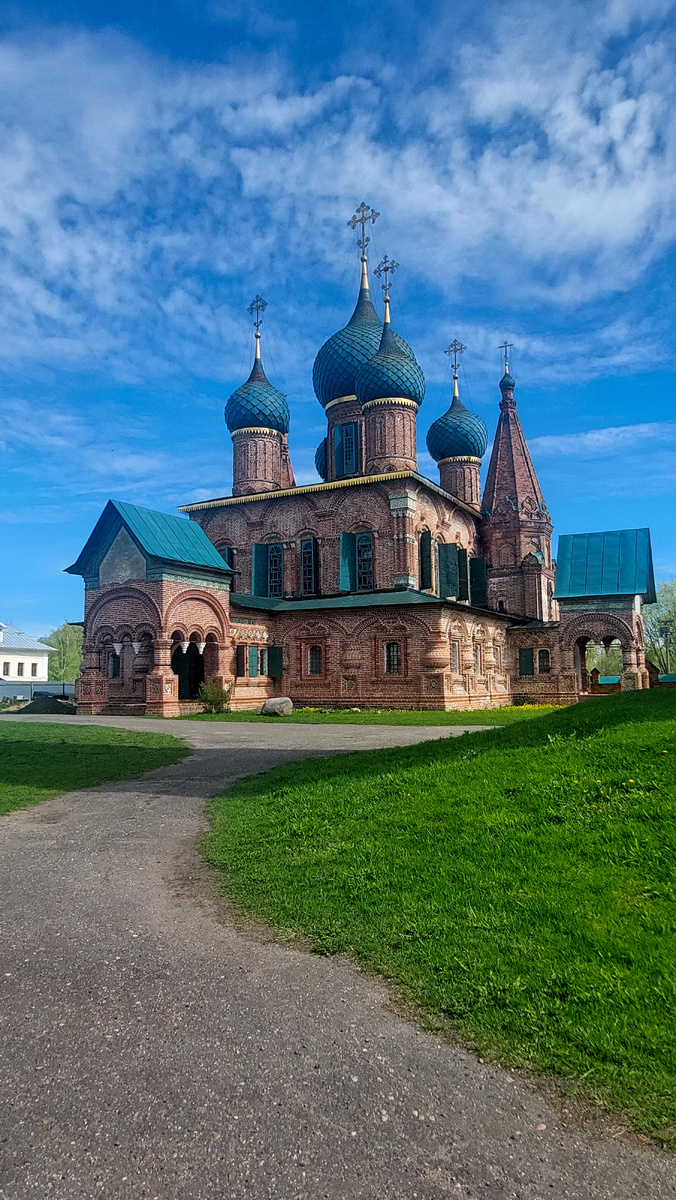 Храмовый комплекс в Коровниках