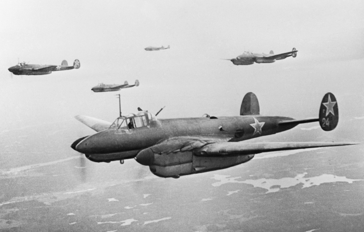    Бомбардировщики Пе-2 время Великой Отечественной войны, 1944 год   Марк Редькин/ТАСС