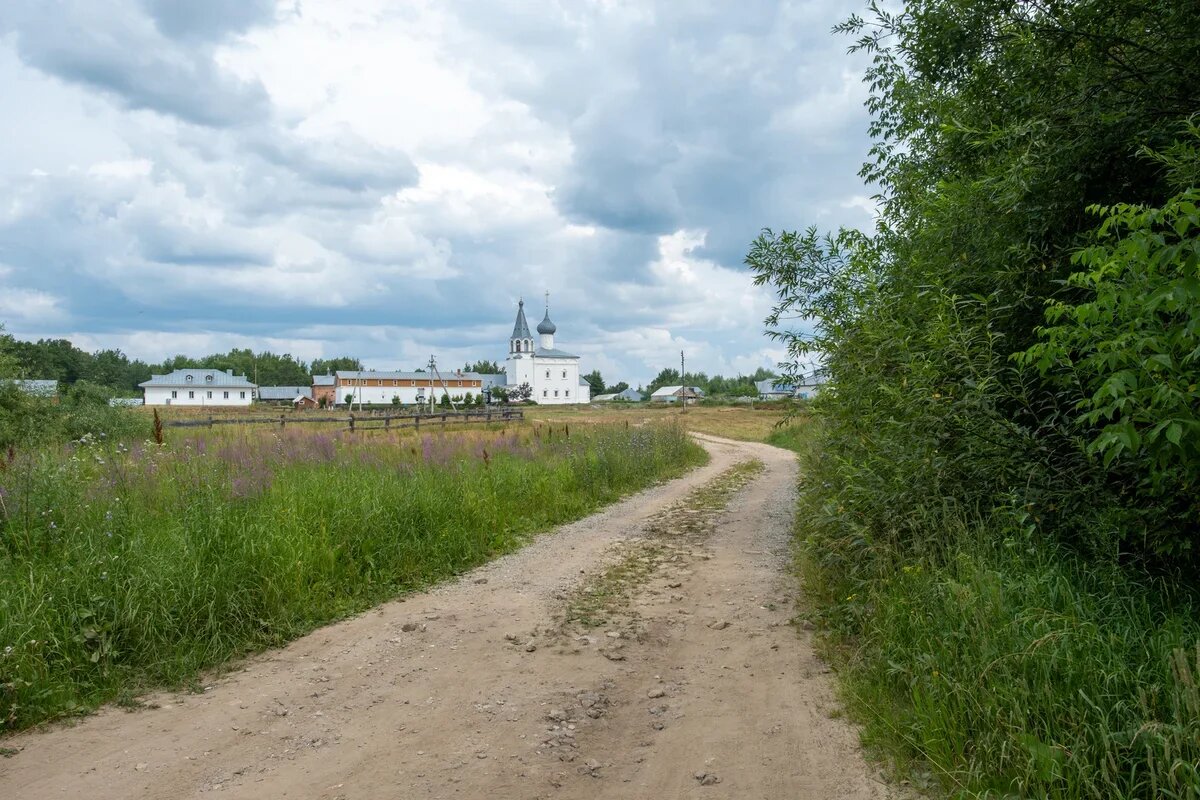    Гороховец, Владимирская область. Вид на Знаменский монастырь. Фото: PressFoto