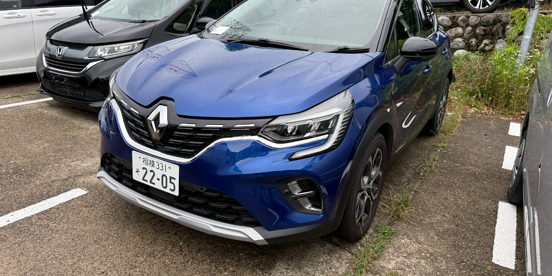 Renault Captur - 154 лошади, 4,5 балла и 30 000 км пробега за 1 300 000 рублей.