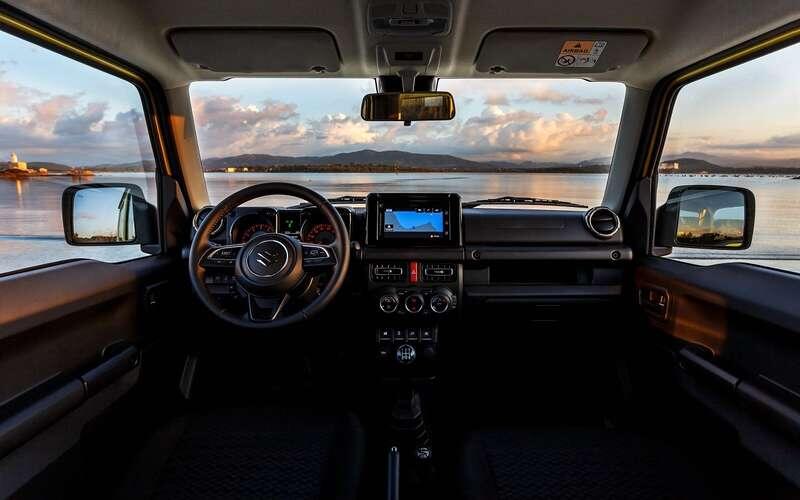 Интерьер Suzuki Jimny📷
