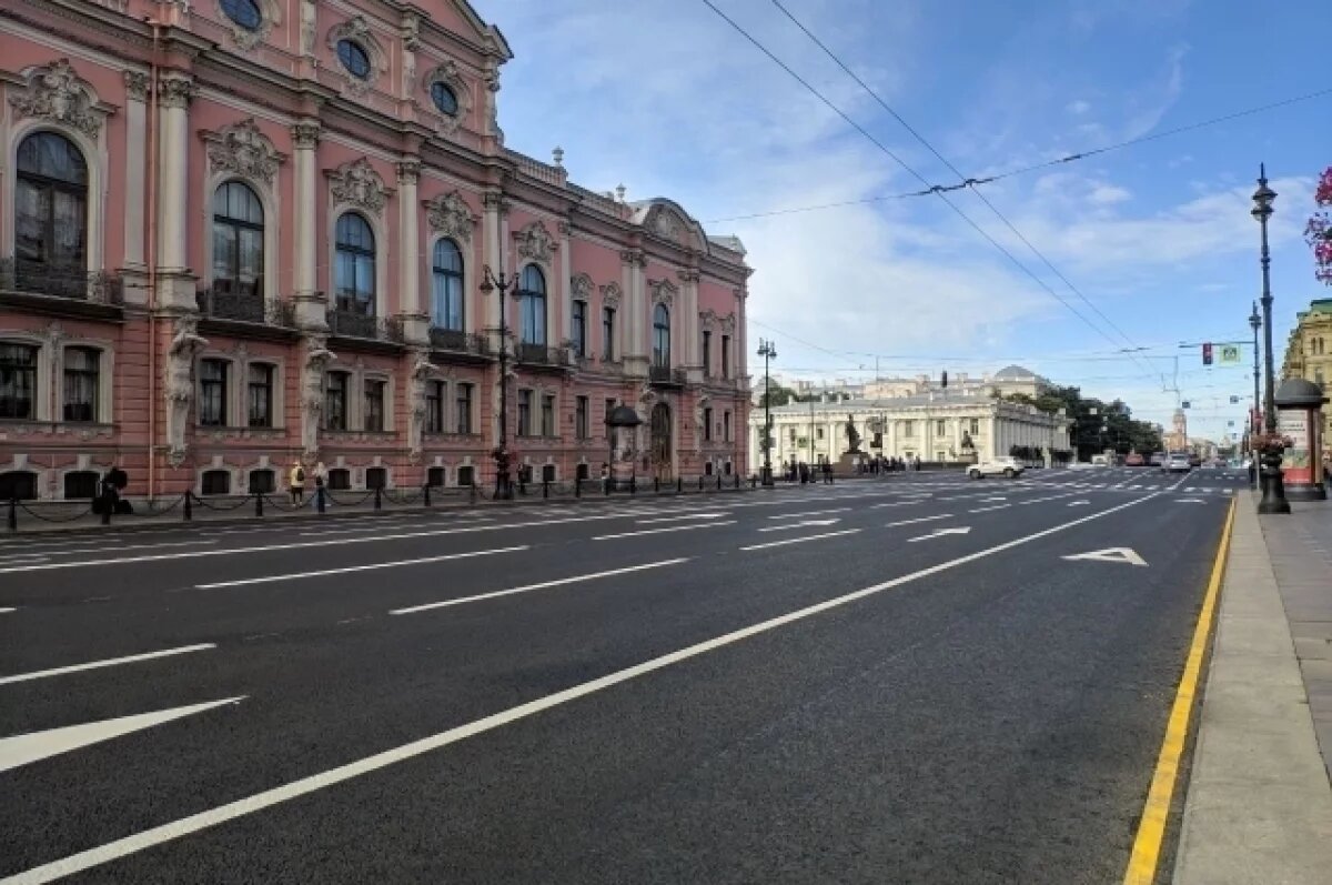    В Петербурге на две недели ограничат движение по Невскому проспекту