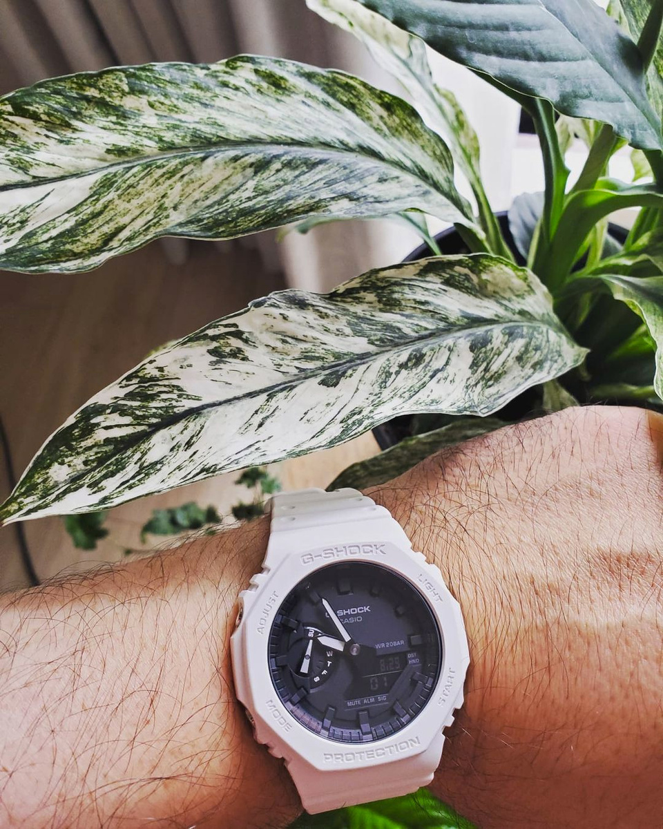 Унисекс-модель G-Shock GA-2100-7A тоже имеет востмиугольный безель и прозвище CasiOak