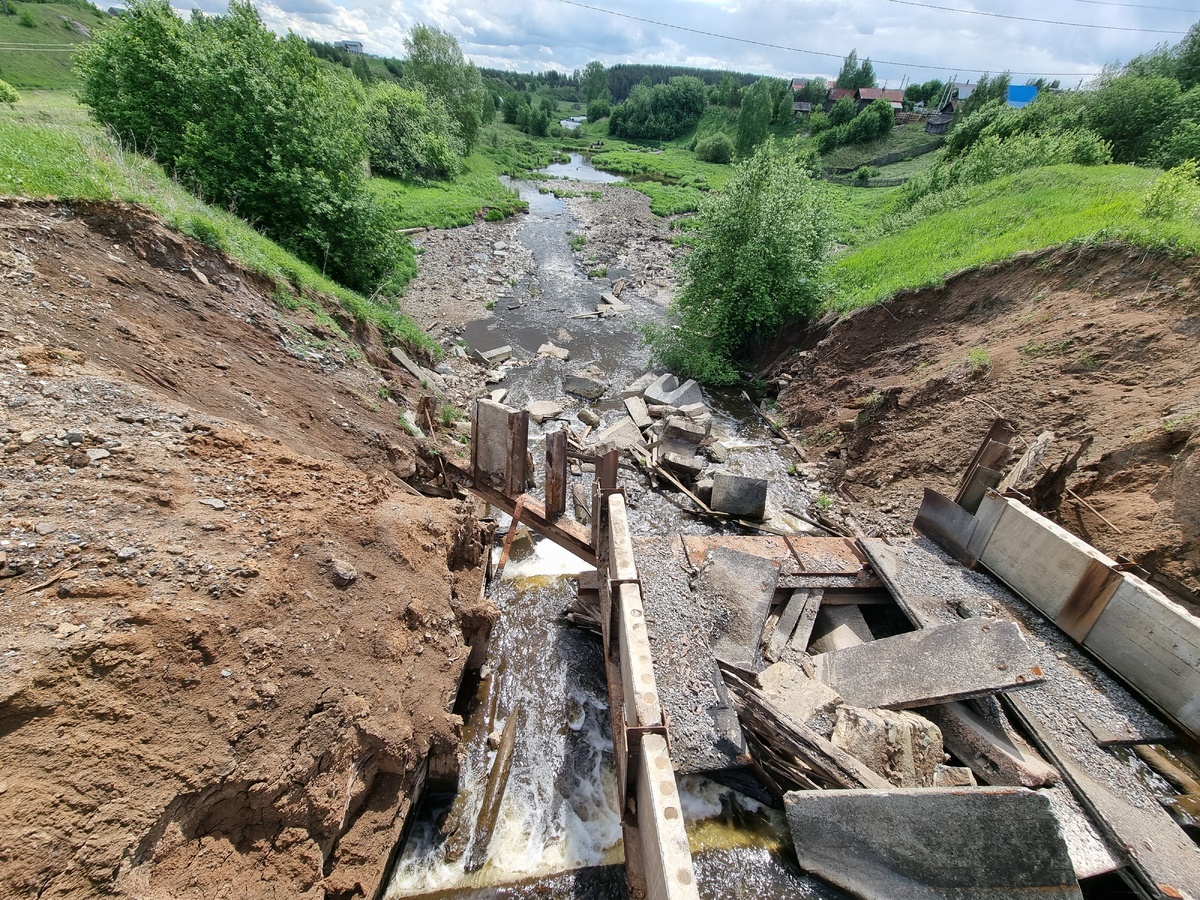 Вид с плотины Нижнего Лайского пруда. Май 2026 года.