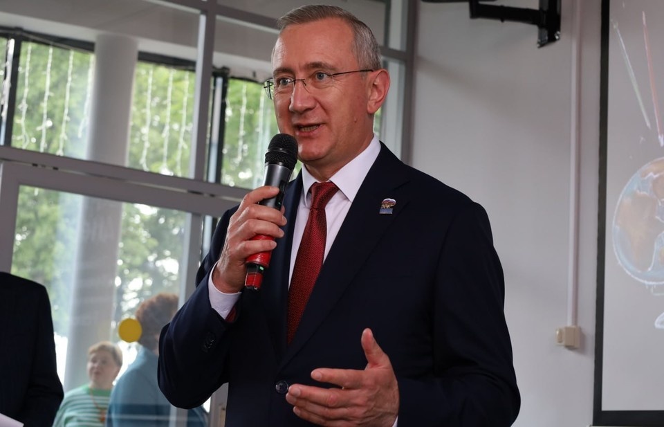    Владислав Шапша пожелал молодёжи региона яркой жизни.