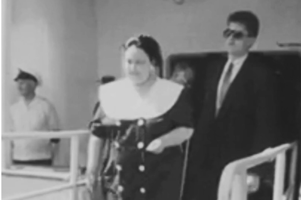   Вместе с ней в поездке участвовали 12-летний сын. Фото: скриншот видео/ Роскинохроника