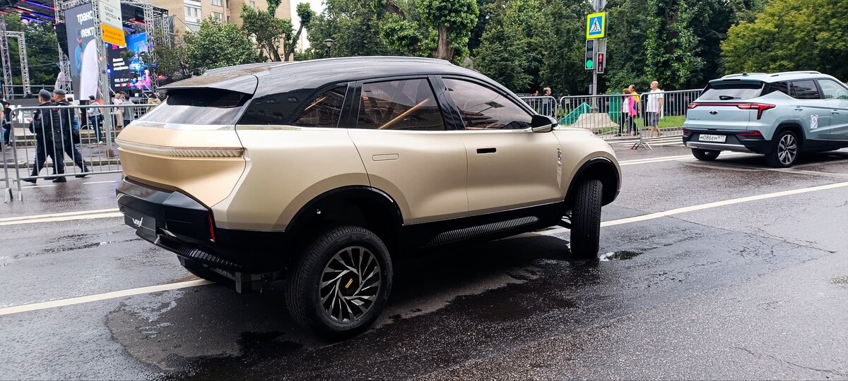 Voyt SUV // Источник изображения: Максим Лиазовский / «Автопоток» (https://t.me/autopotoknews/23708)