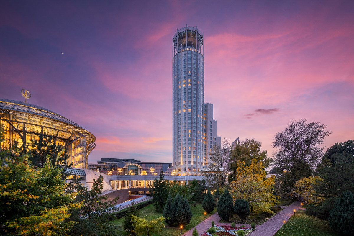 Вид на отель Swissôtel Красные Холмы 