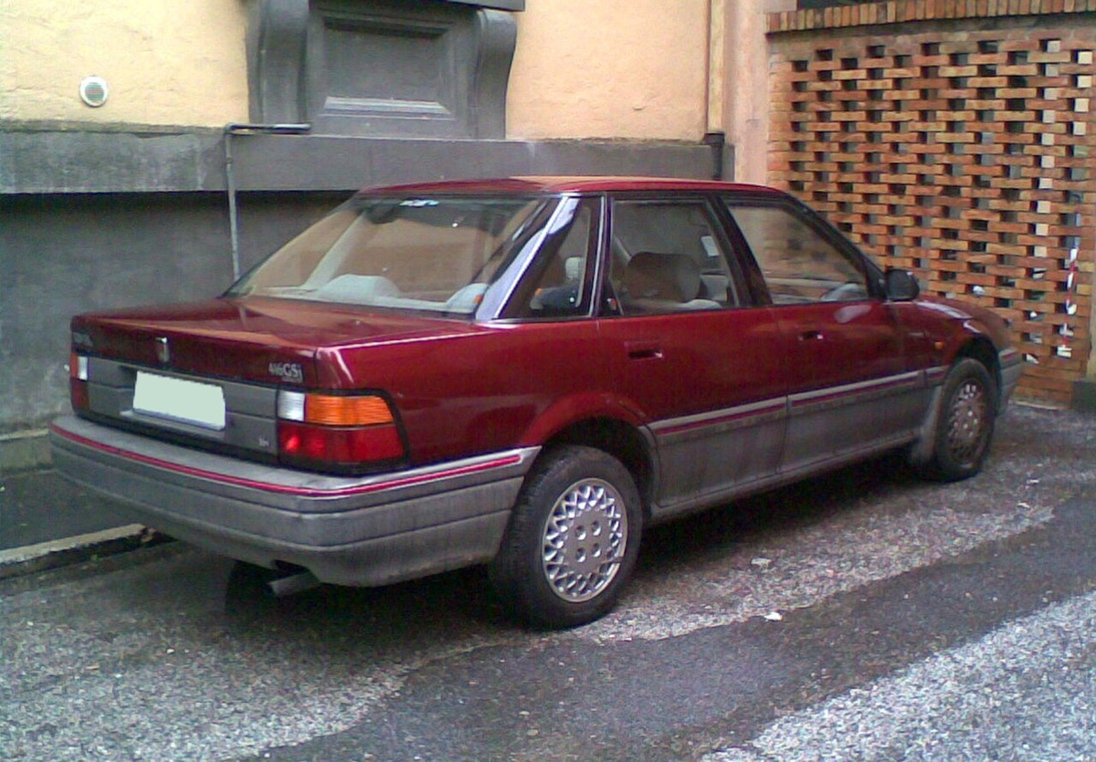Rover 400 (источник: Википедия)