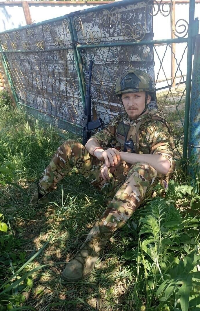    Боец семь раз подписывал контракт с Минобороны - дважды на три месяца и пять раз по полгода.   Григорий Асхадулин / rostovgazeta.ru