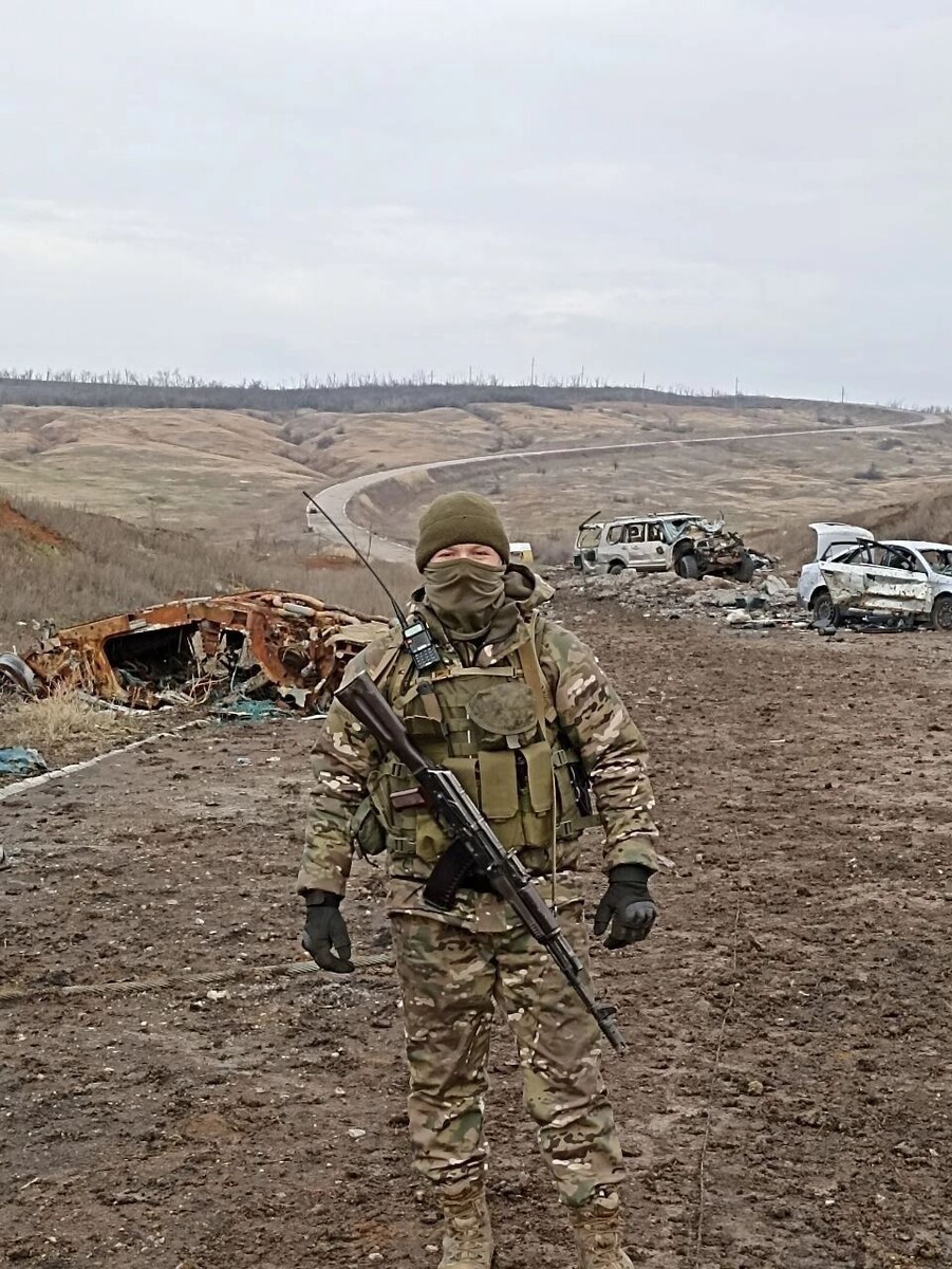    Боец семь раз подписывал контракт с Минобороны - дважды на три месяца и пять раз по полгода.   Григорий Асхадулин / rostovgazeta.ru