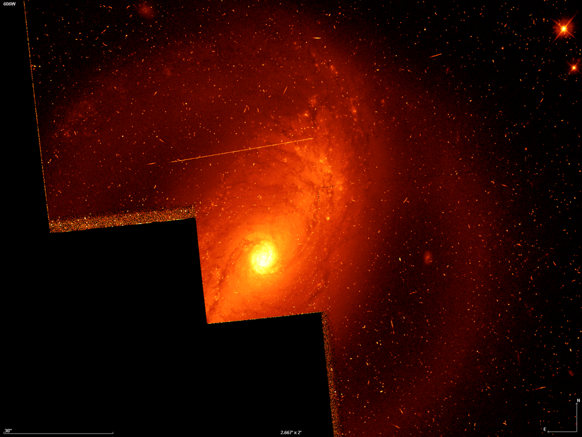    NGC 3504 (другие обозначения — UGC 6118, MCG 5-26-39, ZWG 155.49, KUG 1100+282, IRAS11004+2814, PGC 33371) — спиральная галактика с перемычкой в созвездии Малый Лев. Этот объект входит в число перечисленных в оригинальной редакции «Нового общего каталога». В галактике вспыхнула сверхновая SN 1998cf типа II. Ее пиковая видимая звездная величина составила 18,2 Галактика NGC 3504 входит в состав группы галактик NGC 3504..Помимо NGC 3504 в группу также входят NGC 3380, NGC 3400, NGC 3414, NGC 3418, NGC 3451, NGC 3512, UGC 5921 и UGC 5958.