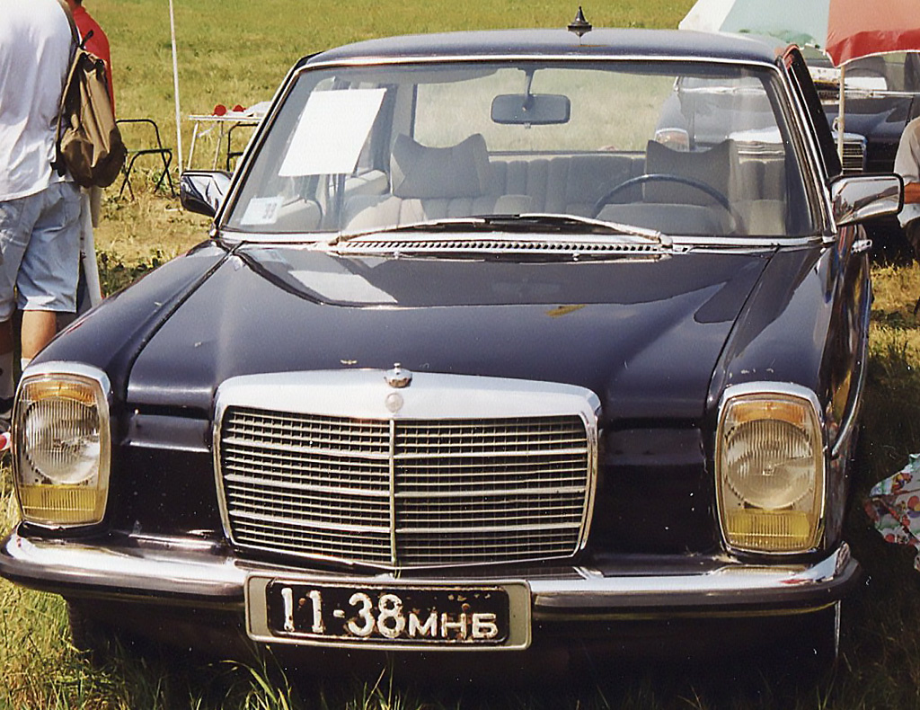 Многие автомобили Mercedes-Benz лишились звезд над решеткой радиатора еще в 1970‑х