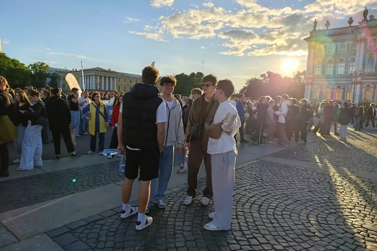    Кубинские студенты приехали в Петербург по приглашению Александра Беглова