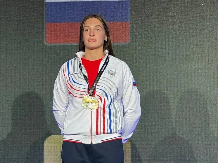     Спортсменка выступала под флагом. Фото: пресс-служба минобрнауки Мурманской области
