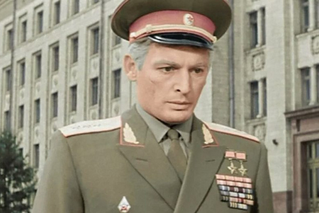 20 лет тишины: Какую тайну Ивана Вараввы скрыли создатели фильма "Офицеры"?
