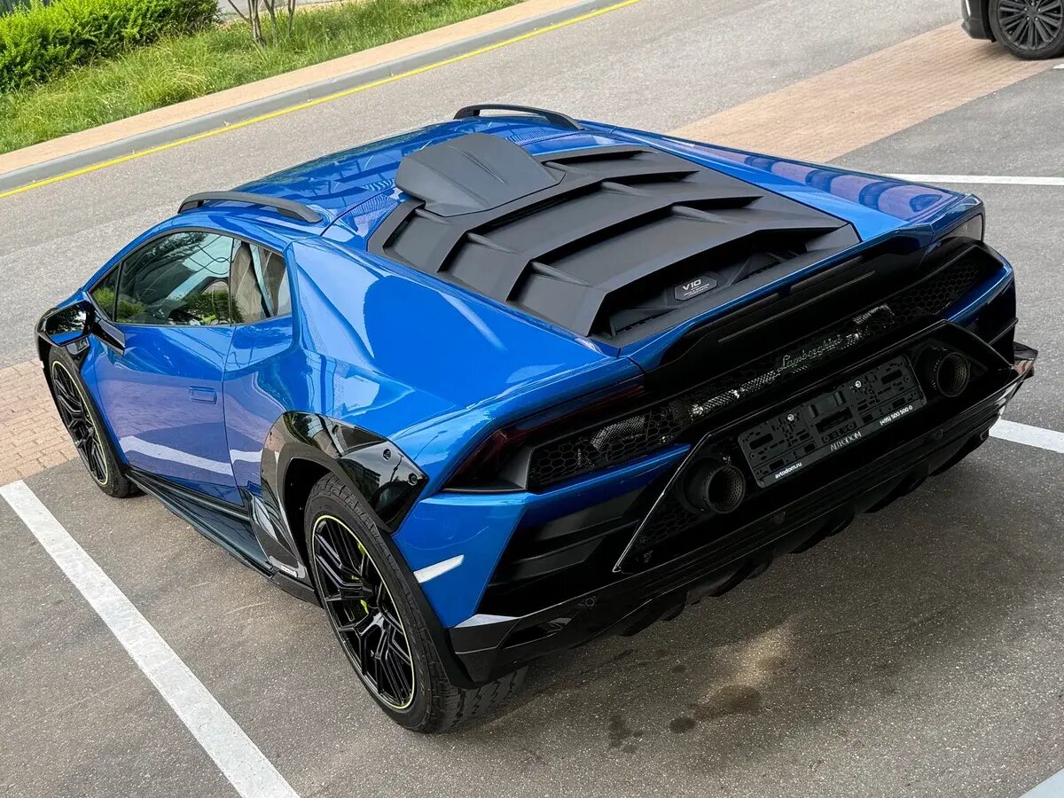   Lamborghini Huracan Sterrato   
Авто.Ру