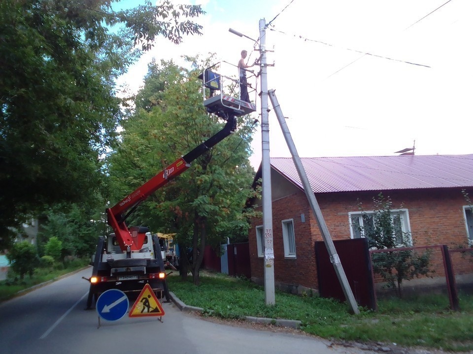    В Туле на улице Лейтейзена установили новое освещение. Алексей ФОКИН