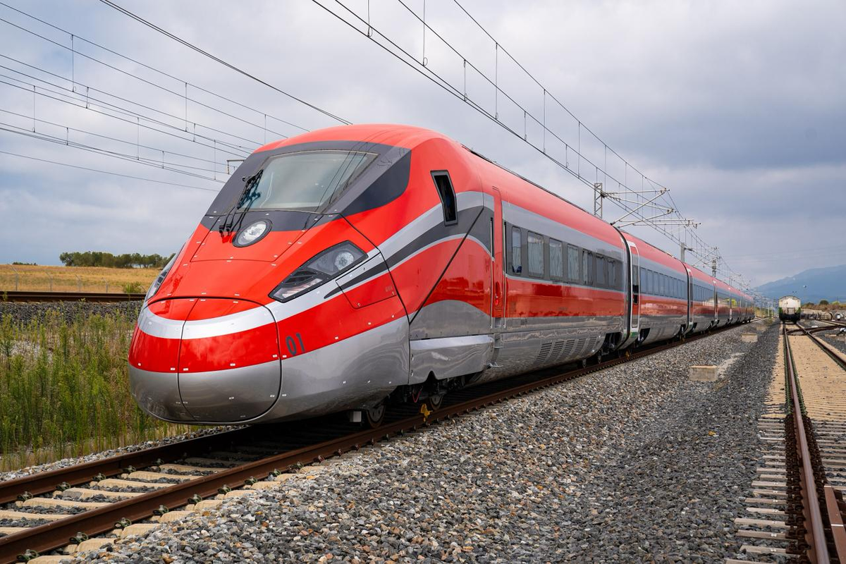 Поезд платформы ETR1000 (Zefiro V300) от Hitachi Rail. Источник: Sergioorozco96/wikimedia