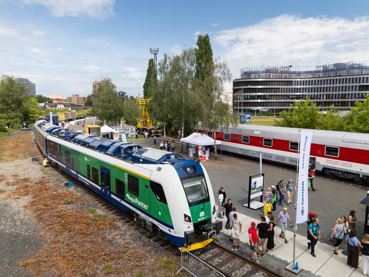 Электропоезд 15Ev5 от Skoda Group для Чехии на выставке Rail Business Days в Остраве. Источник: Skoda Group