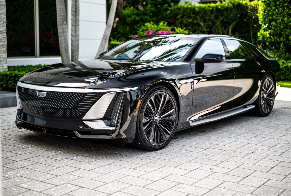Cadillac Celestiq, выставленный на продажу