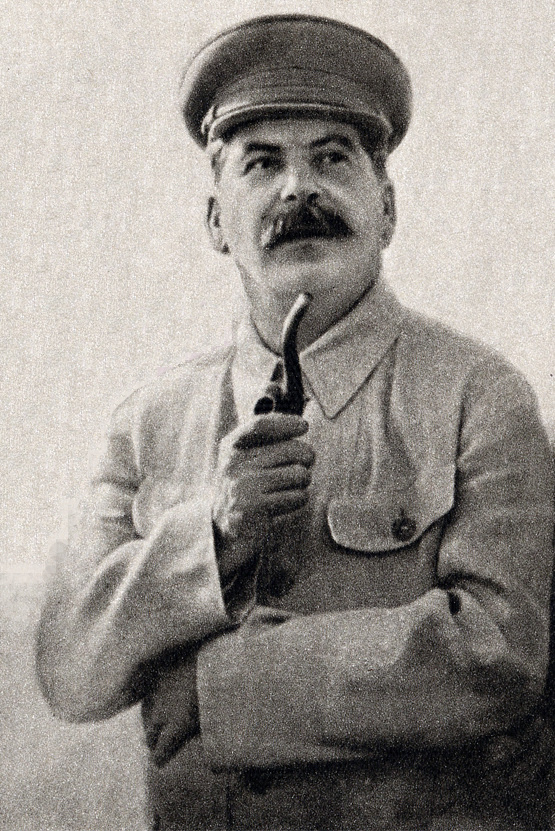 Портрет Сталина, 1937 год. Сколько в реальности было людей с таким лицом — один или двенадцать? Спор историков не закрыт до сих пор.Лицензия: PD-Russia-1996, автор не установлен. Wikimedia Commons.
