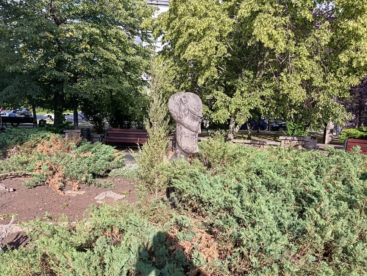 Скульптура на бульваре Пушкина.