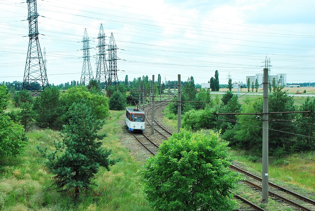 Источник: https://upload.wikimedia.org/wikipedia/commons/thumb/c/c2/Старооскольский_скоростной_трамвай.JPG/1280px-Старооскольский_скоростной_трамвай.JPG