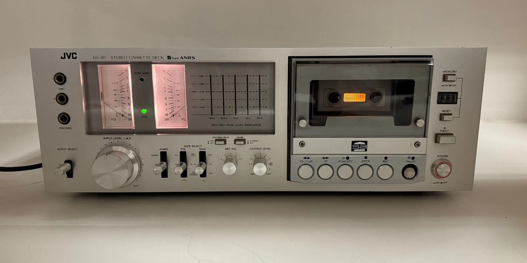 Интересный японский магнитофон с вертикальными VU-метрами — JVC KD-85