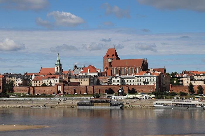 Обложка © Wikipedia / Andrzej Otrębski