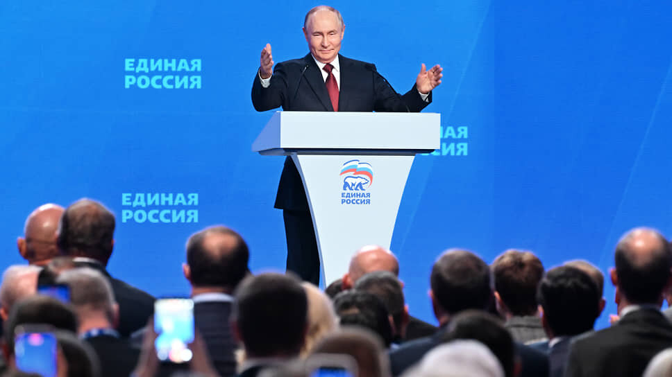 Владимир Путин на время присоединил себя к «Единой России».📷Фото: Дмитрий Азаров / Коммерсантъ
