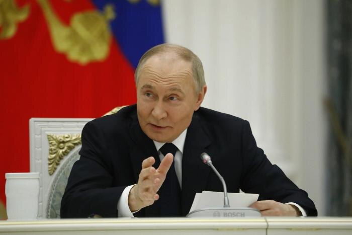 Владимир Путин. Обложка © Life.ru