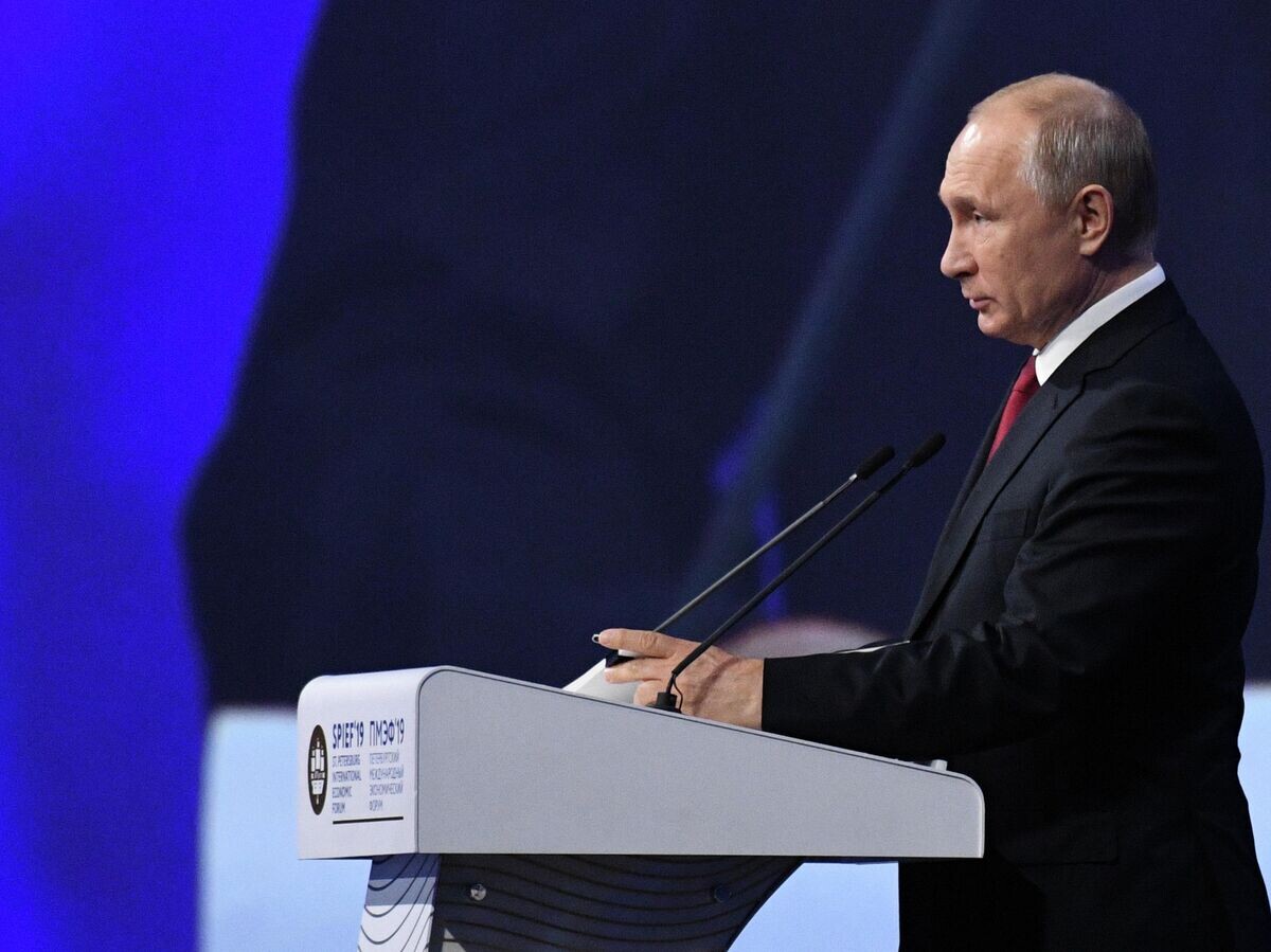    Президент РФ Владимир Путин выступает на пленарном заседании Петербургского международного экономического форума 2019 | © РИА Новости / Григорий Сысоев
