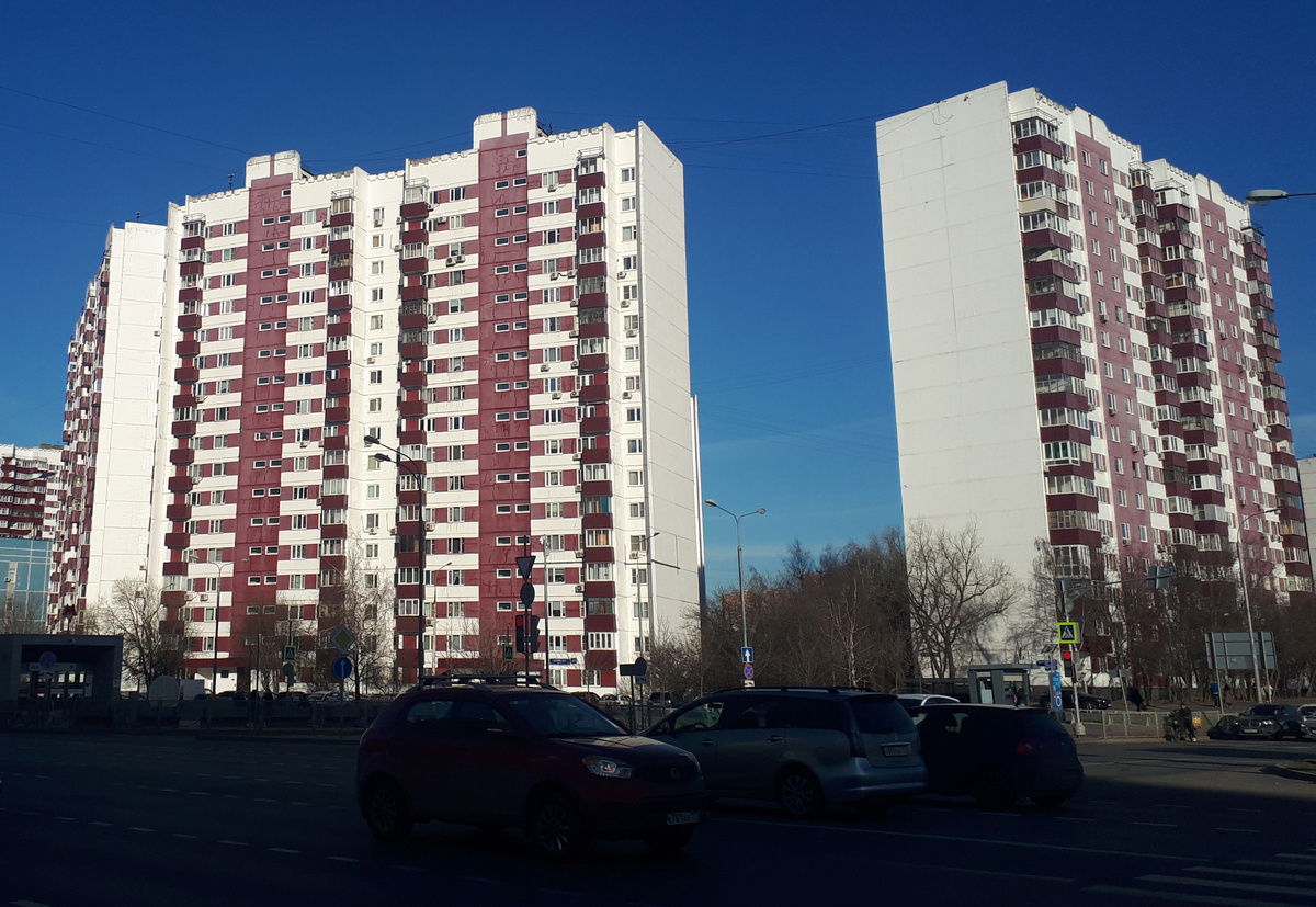 Весеннее небо в Новопеределкино. Фото автора.
