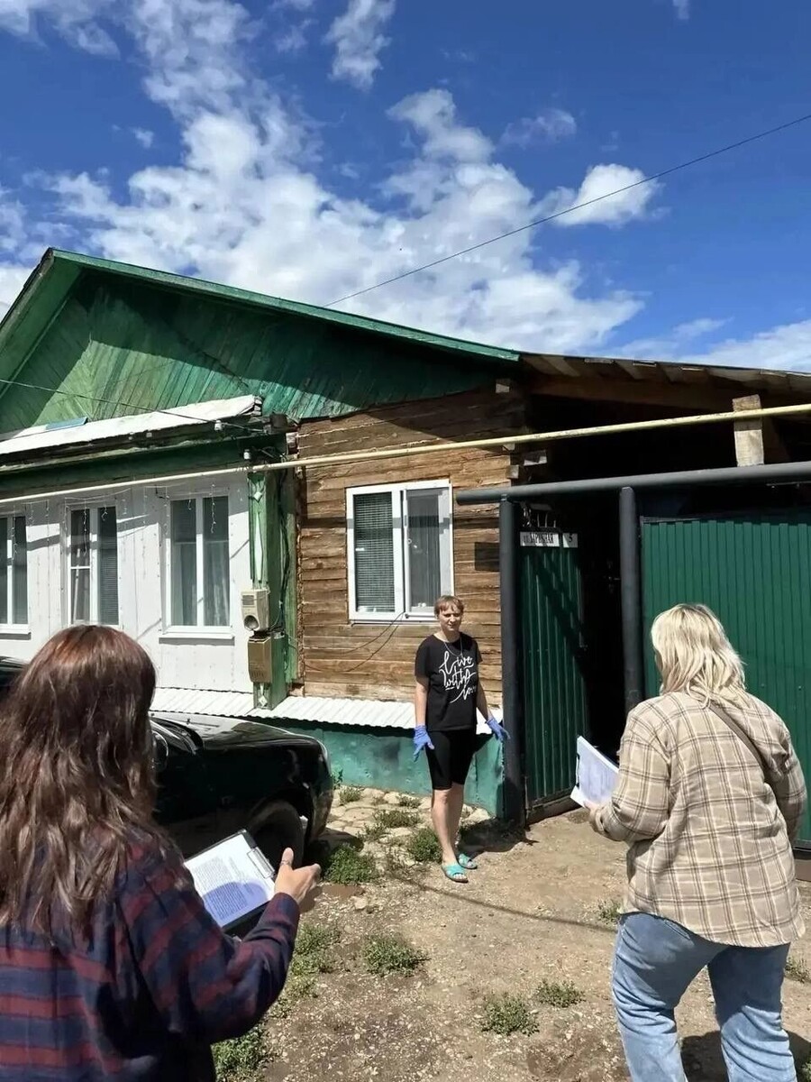    В Бугуруслане остаются затопленными 8 домов   Глава Бугуруслана Дмитрий Дьяченко
