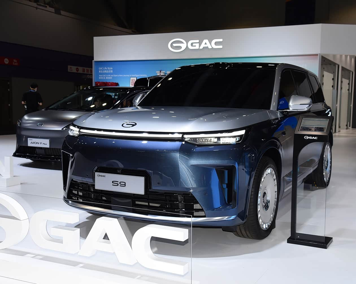 Китайский GAC Trumpchi S9 местные дилеры предлагают по цене от 191 900 до 271 900 юаней. В переводе по курсу – от 2,18 до 3,1 млн рублей