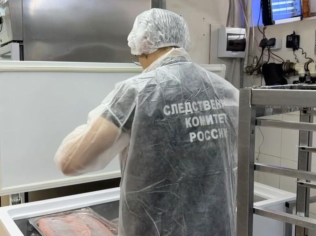    Работа СК РФ на месте происшествия, где произошло массовое отравление граждан в Астрахани | © СУ СК России по Астраханской области/Telegram