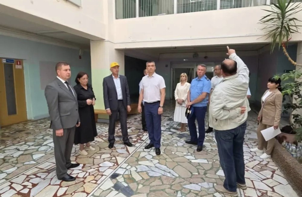    Прокуратура взяла на контроль затянутый ремонт двух школ в Чувашии