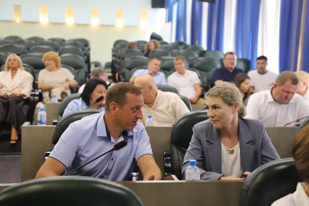     В Бийск приехала почетная делегация. .Елена Коржева, "БР"
