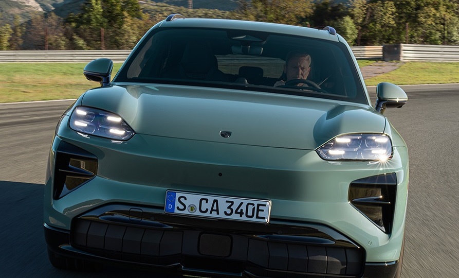 Электрический Porsche Cayenne Turbo впервые выехал на трек в Китае