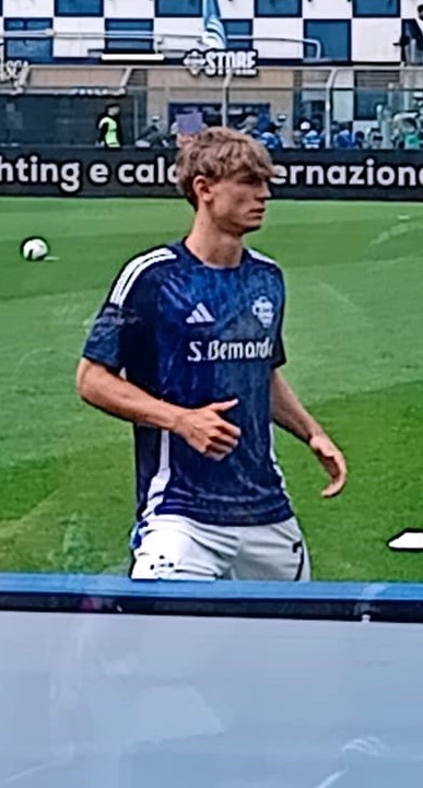 https://ru.wikipedia.org/wiki/Пас,_Нико#/media/Файл:Nico_Paz_Como_2025.jpg